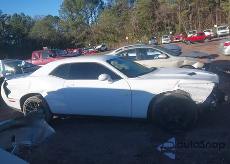 2018 Dodge Challenger Sxt Plus z USA, uszkodzony, nr VIN 2C3CDZAG2JH280376